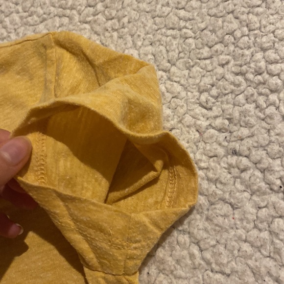 Yellow soft tshirt - Picture 5 of 6